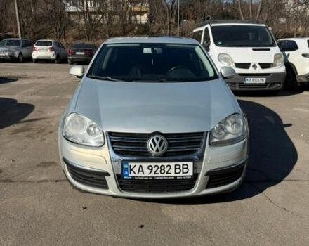 Серый Фольксваген Джетта, объемом двигателя 2.5 л и пробегом 215 тыс. км за 5500 $, фото 1 на Automoto.ua