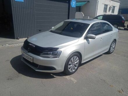 Серый Фольксваген Джетта, объемом двигателя 2.5 л и пробегом 300 тыс. км за 9000 $, фото 1 на Automoto.ua