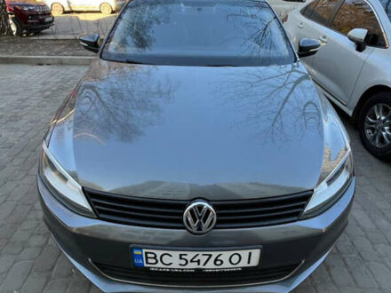Серый Фольксваген Джетта, объемом двигателя 2.5 л и пробегом 145 тыс. км за 10000 $, фото 1 на Automoto.ua