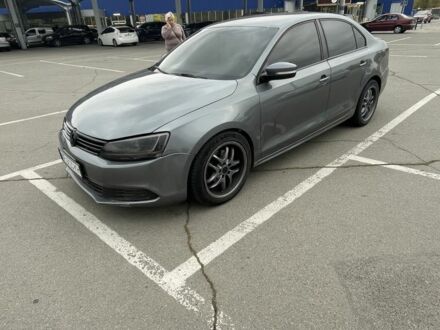 Фольксваген Джетта 2011 у Запоріжжя на Automoto.ua Сірий Фольксваген Джетта, об'ємом двигуна 2.5 л та пробігом 252 тис. км за 7200 $, фото 1 на Automoto.ua