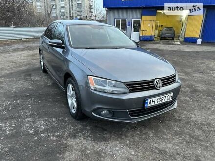 Фольксваген Джетта 2011 в Покровск (Красноармійськ) на Automoto.ua Сірий Фольксваген Джетта, объемом двигателя 2 л и пробегом 182 тыс. км за 8500 $, фото 1 на Automoto.ua