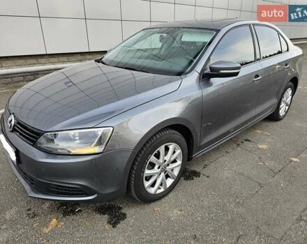Фольксваген Джетта 2011 у Броварах на Automoto.ua Сірий Фольксваген Джетта, об'ємом двигуна 2.48 л та пробігом 184 тис. км за 8700 $, фото 1 на Automoto.ua