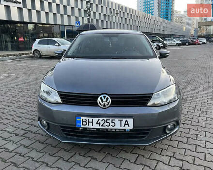 Серый Фольксваген Джетта, объемом двигателя 1.39 л и пробегом 168 тыс. км за 8500 $, фото 1 на Automoto.ua