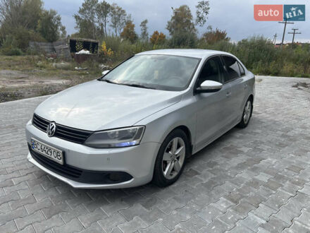 Фольксваген Джетта 2011 в Каменке-Бугской на Automoto.ua Серый Фольксваген Джетта, объемом двигателя 1.6 л и пробегом 284 тыс. км за 6350 $, фото 1 на Automoto.ua