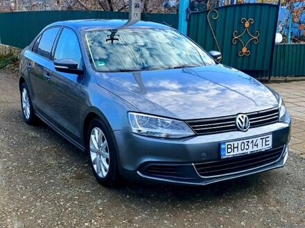 Серый Фольксваген Джетта, объемом двигателя 2.5 л и пробегом 240 тыс. км за 8500 $, фото 1 на Automoto.ua