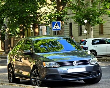 Серый Фольксваген Джетта, объемом двигателя 1.8 л и пробегом 253 тыс. км за 9500 $, фото 1 на Automoto.ua