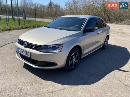 Фольксваген Джетта 2013 у Прилуках на Automoto.ua Сірий Фольксваген Джетта, об'ємом двигуна 2 л та пробігом 243 тис. км за 8500 $, фото 1 на Automoto.ua