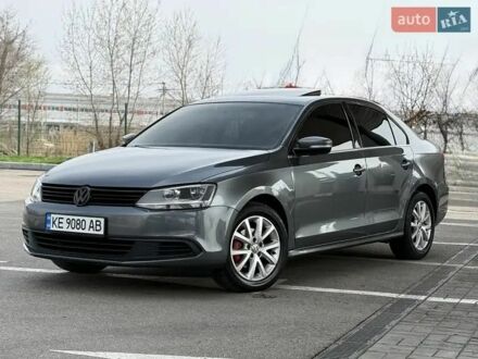Серый Фольксваген Джетта, объемом двигателя 1.8 л и пробегом 200 тыс. км за 9500 $, фото 1 на Automoto.ua
