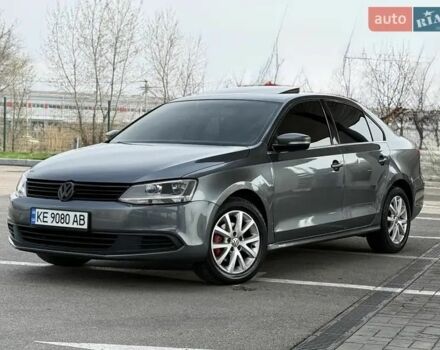Сірий Фольксваген Джетта, об'ємом двигуна 1.8 л та пробігом 200 тис. км за 9500 $, фото 1 на Automoto.ua