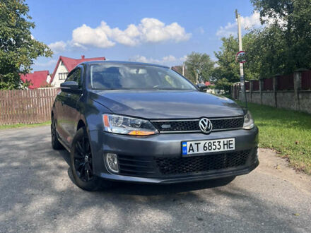 Фольксваген Джетта 2014 у Івано-Франківську на Automoto.ua Сірий Фольксваген Джетта, об'ємом двигуна 2 л та пробігом 132 тис. км за 11250 $, фото 1 на Automoto.ua
