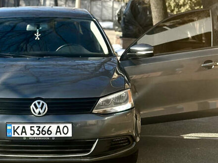 Серый Фольксваген Джетта, объемом двигателя 1.8 л и пробегом 154 тыс. км за 10000 $, фото 1 на Automoto.ua