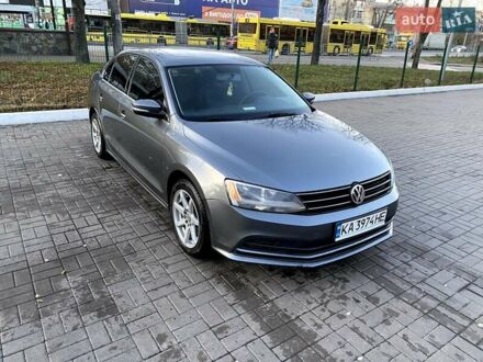 Фольксваген Джетта 2014 в Киеве на Automoto.ua Серый Фольксваген Джетта, объемом двигателя 1.97 л и пробегом 340 тыс. км за 8999 $, фото 1 на Automoto.ua
