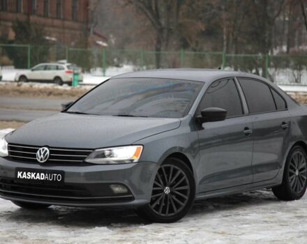 Серый Фольксваген Джетта, объемом двигателя 1.8 л и пробегом 220 тыс. км за 11200 $, фото 1 на Automoto.ua