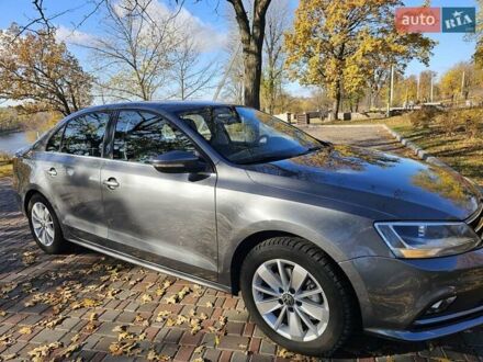 Фольксваген Джетта 2016 у Кропивницькому (Кіровограді) на Automoto.ua Сірий Фольксваген Джетта, об'ємом двигуна 1.6 л та пробігом 265 тис. км за 10999 $, фото 1 на Automoto.ua