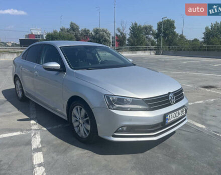 Серый Фольксваген Джетта, объемом двигателя 1.6 л и пробегом 130 тыс. км за 11200 $, фото 1 на Automoto.ua