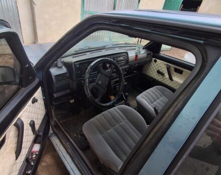 Синій Фольксваген Джетта, об'ємом двигуна 1 л та пробігом 200 тис. км за 1100 $, фото 3 на Automoto.ua