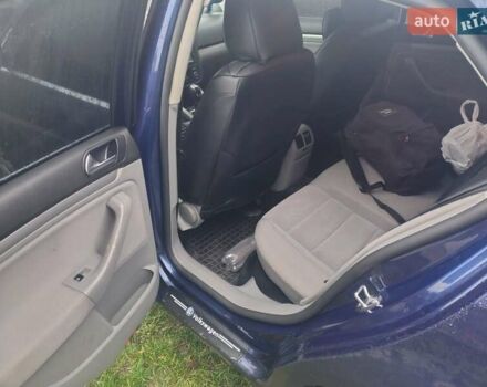 Синий Фольксваген Джетта, объемом двигателя 1.6 л и пробегом 242 тыс. км за 5000 $, фото 1 на Automoto.ua