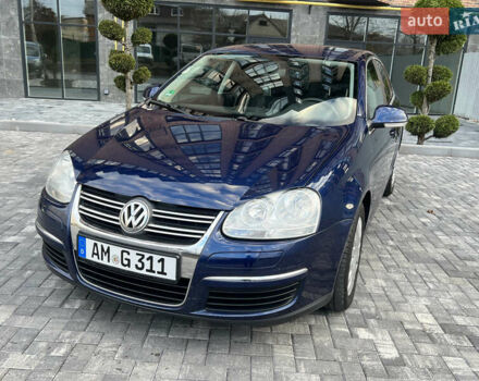 Синий Фольксваген Джетта, объемом двигателя 1.6 л и пробегом 214 тыс. км за 6999 $, фото 2 на Automoto.ua