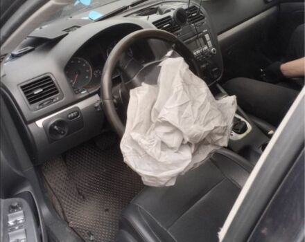 Синій Фольксваген Джетта, об'ємом двигуна 2.5 л та пробігом 180 тис. км за 2000 $, фото 2 на Automoto.ua