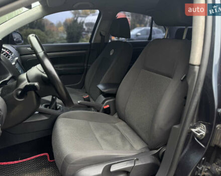 Фольксваген Джетта 2008 в Киеве на Automoto.ua Синий Фольксваген Джетта, объемом двигателя 1.6 л и пробегом 343 тыс. км за 5990 $, фото 6 на Automoto.ua