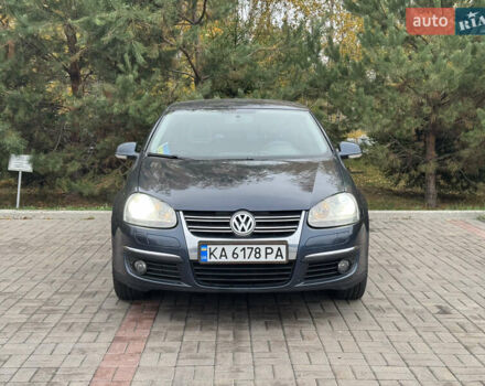 Фольксваген Джетта 2008 в Киеве на Automoto.ua Синий Фольксваген Джетта, объемом двигателя 1.6 л и пробегом 343 тыс. км за 5990 $, фото 1 на Automoto.ua