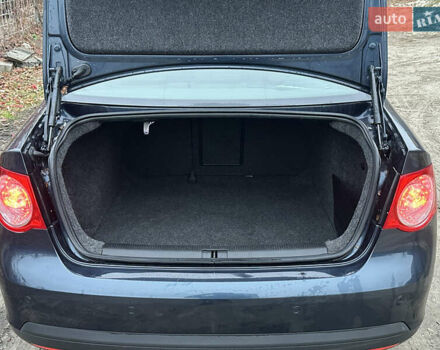 Синій Фольксваген Джетта, об'ємом двигуна 1.39 л та пробігом 270 тис. км за 5700 $, фото 6 на Automoto.ua