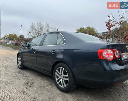 Синій Фольксваген Джетта, об'ємом двигуна 1.39 л та пробігом 270 тис. км за 5700 $, фото 8 на Automoto.ua