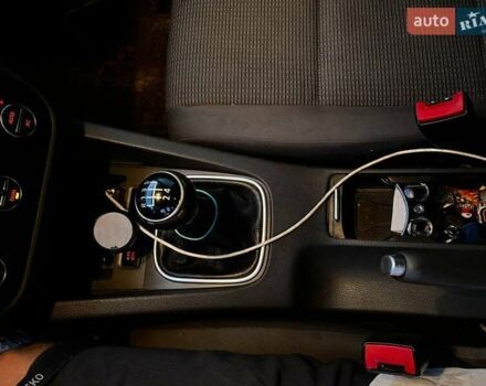 Синий Фольксваген Джетта, объемом двигателя 1.6 л и пробегом 291 тыс. км за 5000 $, фото 11 на Automoto.ua