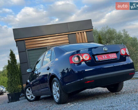 Синій Фольксваген Джетта, об'ємом двигуна 1.6 л та пробігом 215 тис. км за 8390 $, фото 25 на Automoto.ua