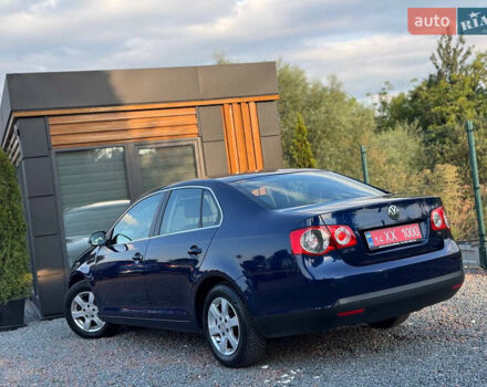 Синій Фольксваген Джетта, об'ємом двигуна 1.6 л та пробігом 215 тис. км за 8390 $, фото 22 на Automoto.ua