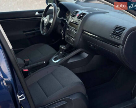 Синій Фольксваген Джетта, об'ємом двигуна 1.6 л та пробігом 215 тис. км за 8390 $, фото 15 на Automoto.ua