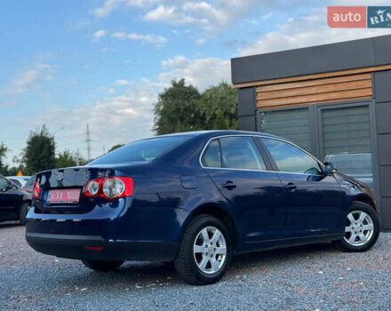 Синій Фольксваген Джетта, об'ємом двигуна 1.6 л та пробігом 215 тис. км за 8390 $, фото 24 на Automoto.ua