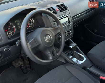 Синій Фольксваген Джетта, об'ємом двигуна 1.6 л та пробігом 215 тис. км за 8390 $, фото 8 на Automoto.ua