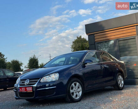 Синій Фольксваген Джетта, об'ємом двигуна 1.6 л та пробігом 215 тис. км за 8390 $, фото 4 на Automoto.ua