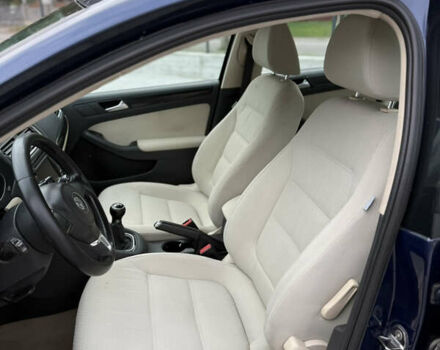 Синій Фольксваген Джетта, об'ємом двигуна 1.6 л та пробігом 210 тис. км за 7550 $, фото 16 на Automoto.ua