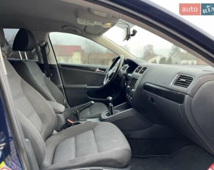 Синий Фольксваген Джетта, объемом двигателя 1.6 л и пробегом 230 тыс. км за 7150 $, фото 39 на Automoto.ua