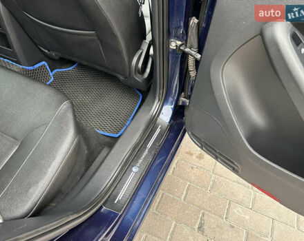 Синий Фольксваген Джетта, объемом двигателя 2.48 л и пробегом 142 тыс. км за 7999 $, фото 74 на Automoto.ua