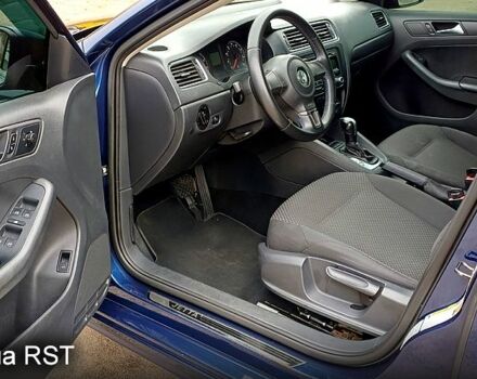 Синій Фольксваген Джетта, об'ємом двигуна 2 л та пробігом 134 тис. км за 7900 $, фото 6 на Automoto.ua