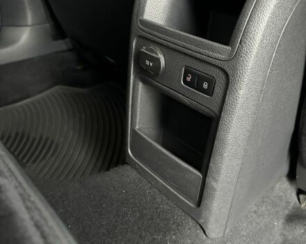 Фольксваген Джетта 2013 в Кицмане на Automoto.ua Синий Фольксваген Джетта, объемом двигателя 2 л и пробегом 160 тыс. км за 9600 $, фото 14 на Automoto.ua