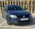 Фольксваген Джетта 2013 в Кицмане на Automoto.ua Синий Фольксваген Джетта, объемом двигателя 2 л и пробегом 160 тыс. км за 9600 $, фото 2 на Automoto.ua