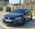Фольксваген Джетта 2013 в Кицмане на Automoto.ua Синий Фольксваген Джетта, объемом двигателя 2 л и пробегом 160 тыс. км за 9600 $, фото 1 на Automoto.ua