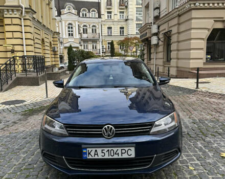 Фольксваген Джетта 2014 в Киеве на Automoto.ua Синий Фольксваген Джетта, объемом двигателя 2 л и пробегом 313 тыс. км за 7300 $, фото 1 на Automoto.ua