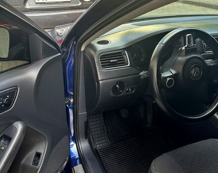 Синий Фольксваген Джетта, объемом двигателя 2 л и пробегом 270 тыс. км за 8500 $, фото 7 на Automoto.ua