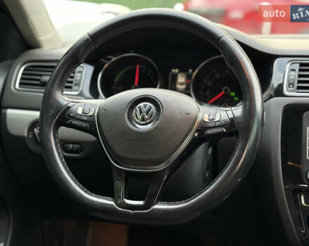 Фольксваген Джетта 2015 у Одесі на Automoto.ua Синій Фольксваген Джетта, об'ємом двигуна 1.39 л та пробігом 240 тис. км за 8900 $, фото 49 на Automoto.ua