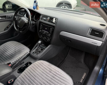 Фольксваген Джетта 2015 у Одесі на Automoto.ua Синій Фольксваген Джетта, об'ємом двигуна 1.39 л та пробігом 240 тис. км за 8900 $, фото 43 на Automoto.ua