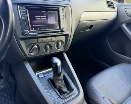 Фольксваген Джетта 2017 в Кривом Роге на Automoto.ua Синий Фольксваген Джетта, объемом двигателя 1.4 л и пробегом 99 тыс. км за 9700 $, фото 13 на Automoto.ua