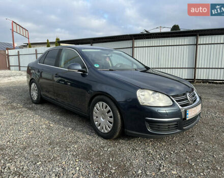 Синий Фольксваген Джетта, объемом двигателя 1.4 л и пробегом 230 тыс. км за 4800 $, фото 1 на Automoto.ua