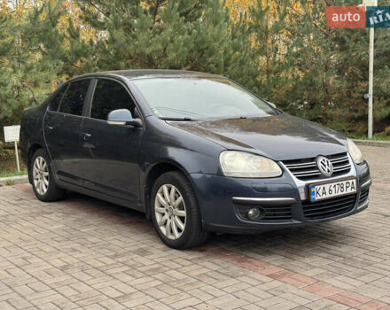 Фольксваген Джетта 2008 в Киеве на Automoto.ua Синий Фольксваген Джетта, объемом двигателя 1.6 л и пробегом 343 тыс. км за 5990 $, фото 1 на Automoto.ua