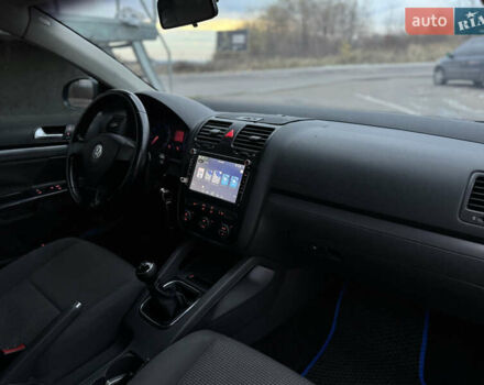 Зелений Фольксваген Джетта, об'ємом двигуна 1.6 л та пробігом 302 тис. км за 4999 $, фото 31 на Automoto.ua