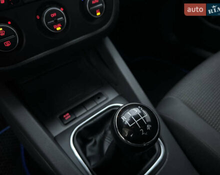 Зеленый Фольксваген Джетта, объемом двигателя 1.6 л и пробегом 302 тыс. км за 4750 $, фото 31 на Automoto.ua